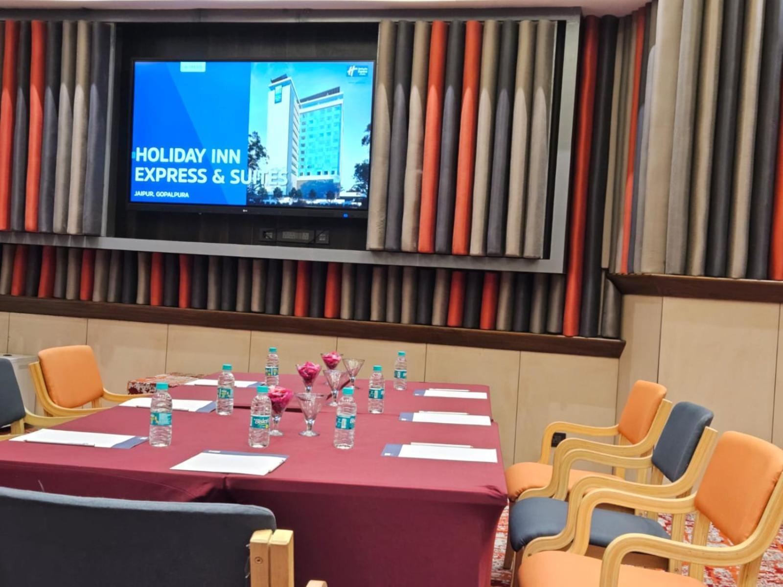 Holiday Inn Express & Suites Jaipur Gopalpura מראה חיצוני תמונה